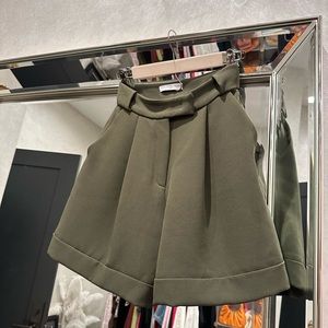 Kaki shorts